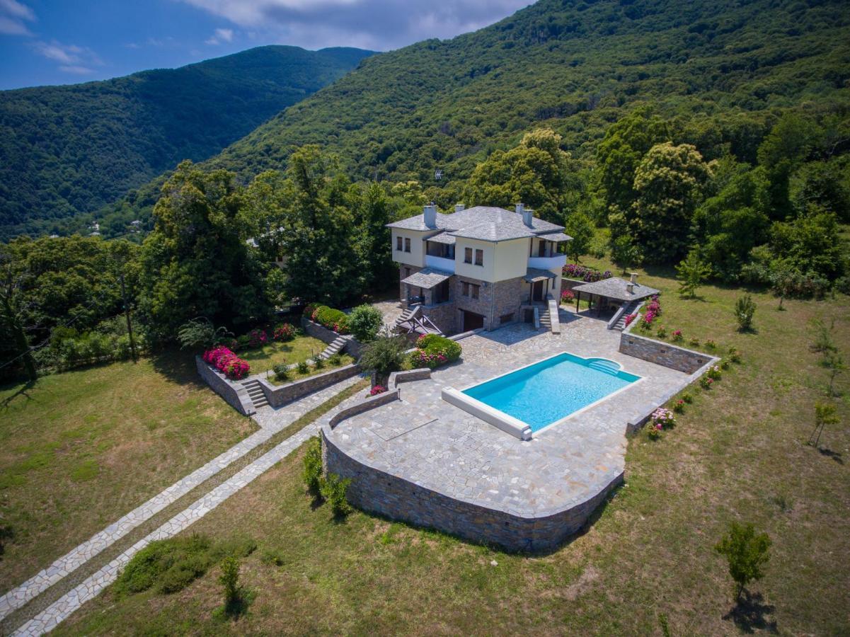 Luxury Villa With Pool In Tsagkarada Eksteriør billede