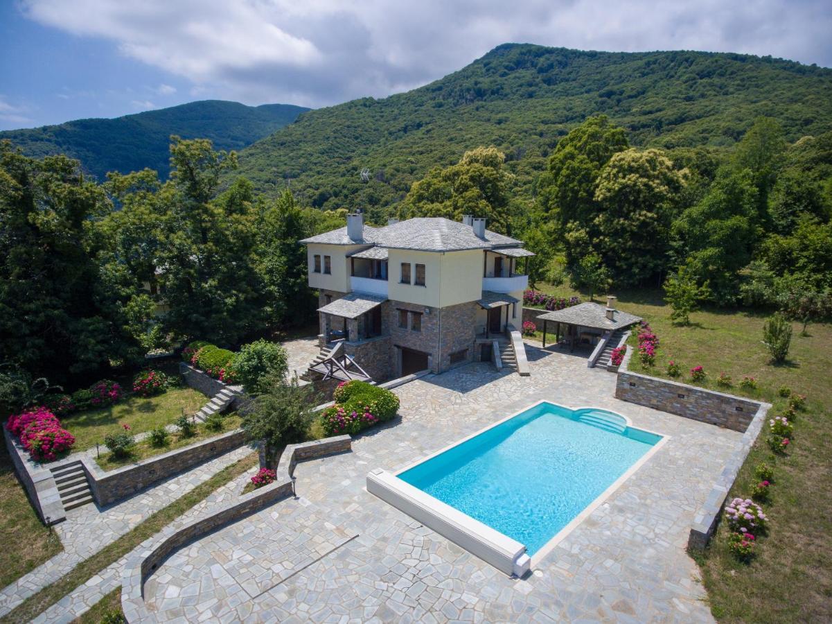 Luxury Villa With Pool In Tsagkarada Eksteriør billede