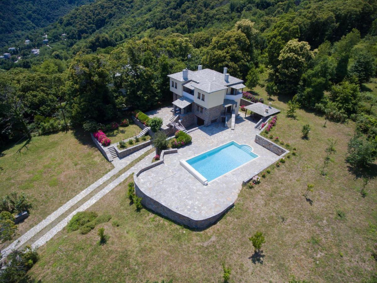 Luxury Villa With Pool In Tsagkarada Eksteriør billede