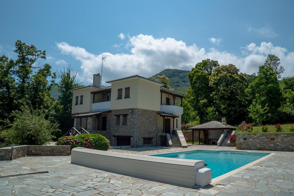 Luxury Villa With Pool In Tsagkarada Eksteriør billede