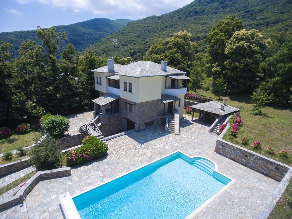 Luxury Villa With Pool In Tsagkarada Eksteriør billede