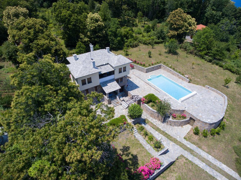 Luxury Villa With Pool In Tsagkarada Eksteriør billede