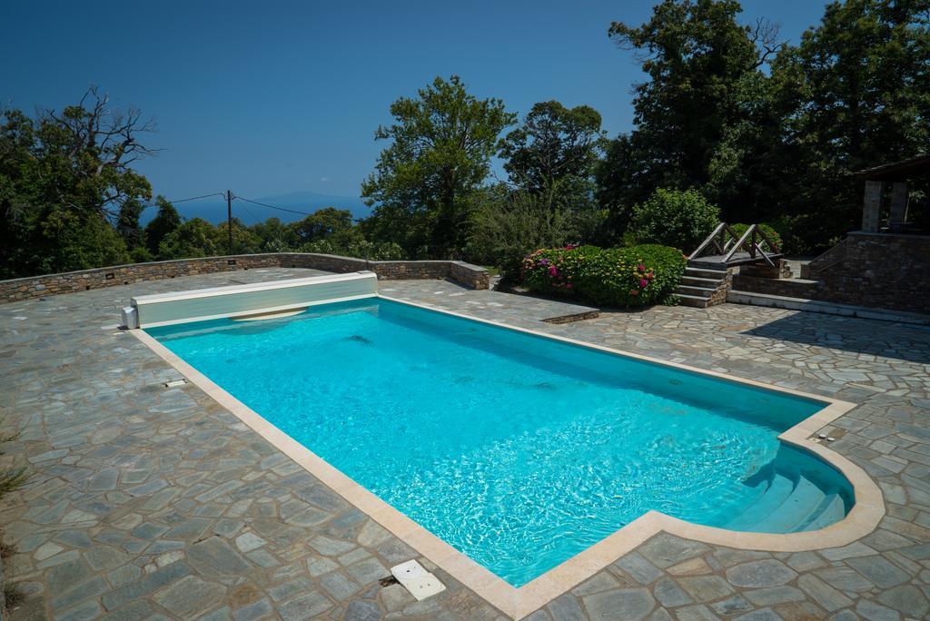 Luxury Villa With Pool In Tsagkarada Eksteriør billede