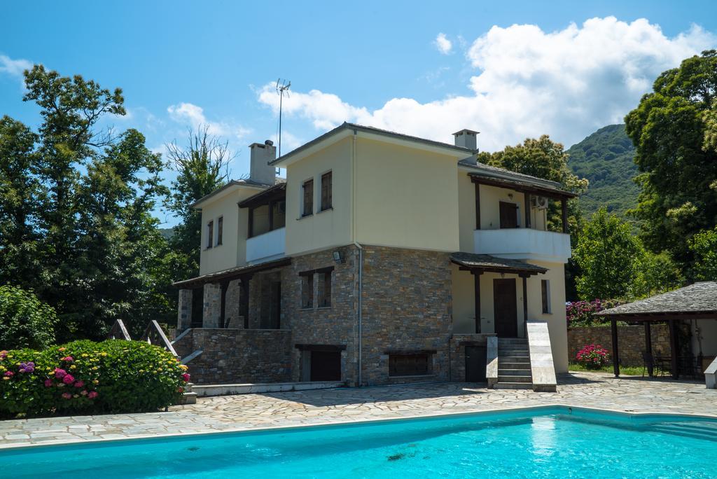 Luxury Villa With Pool In Tsagkarada Eksteriør billede
